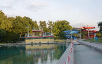 Obraz podglądu z kamery internetowej Swimming pool Opava